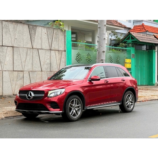 MERCEDES-BENZ GLC300 2019 ĐỎ//ĐEN NỔI BẬT