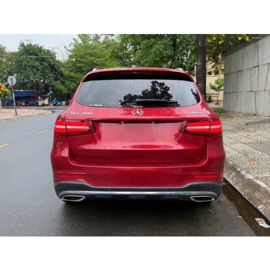 MERCEDES-BENZ GLC300 2019 ĐỎ//ĐEN NỔI BẬT