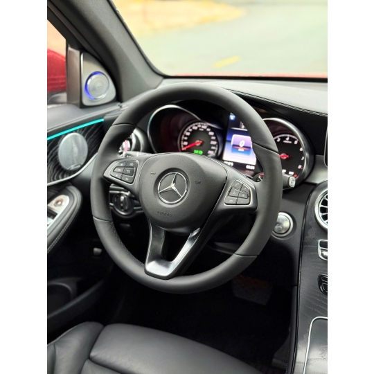 MERCEDES-BENZ GLC300 2019 ĐỎ//ĐEN NỔI BẬT