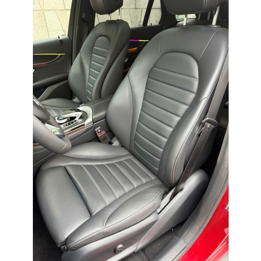 MERCEDES-BENZ GLC300 2019 ĐỎ//ĐEN NỔI BẬT