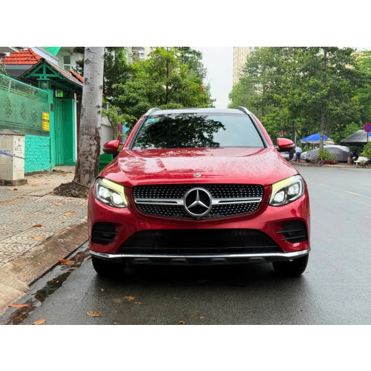 MERCEDES-BENZ GLC300 2019 ĐỎ//ĐEN NỔI BẬT