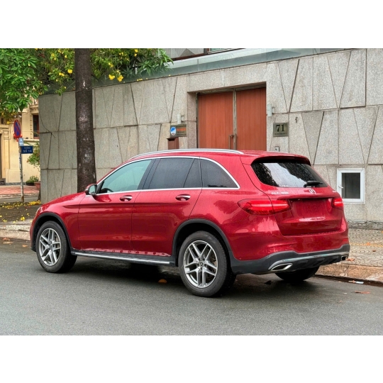 MERCEDES-BENZ GLC300 2019 ĐỎ//ĐEN NỔI BẬT