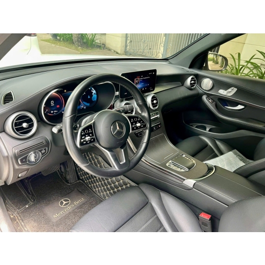 MERCEDES-BENZ GLC300 2021 TIỆN NGHI SANG TRỌNG