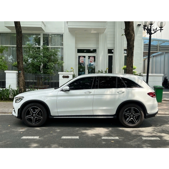 MERCEDES-BENZ GLC300 2021 TIỆN NGHI SANG TRỌNG