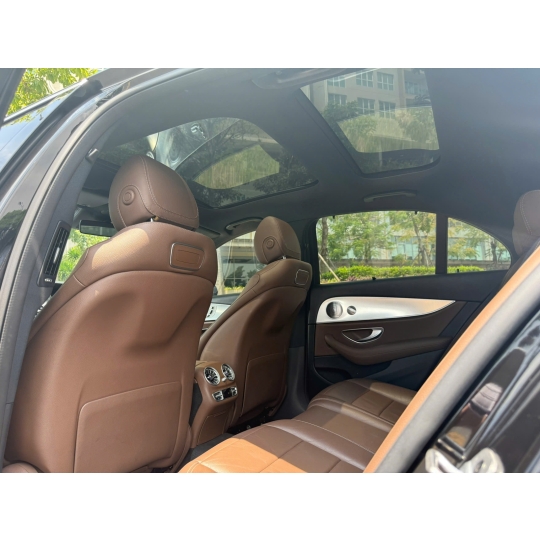 MERCEDES-BENZ E200 SPORT 2019 ĐEN/NÂU