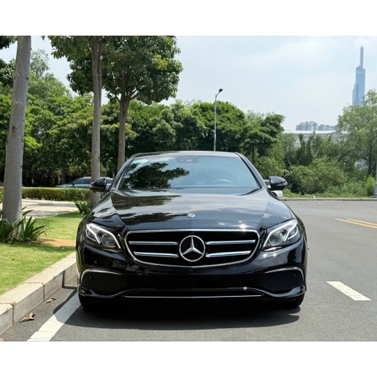 MERCEDES-BENZ E200 SPORT 2019 ĐEN/NÂU