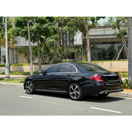 MERCEDES-BENZ E200 SPORT 2019 ĐEN/NÂU