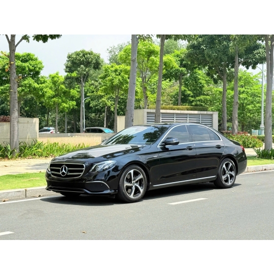 MERCEDES-BENZ E200 SPORT 2019 ĐEN/NÂU
