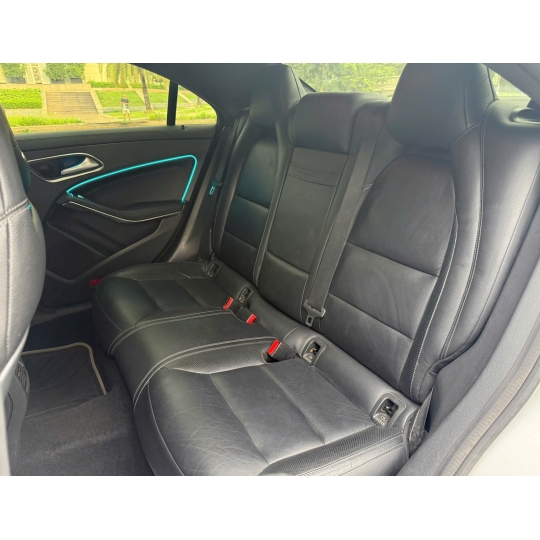 MERCEDES-BENZ CLA250 2016 BẠC/ĐEN 